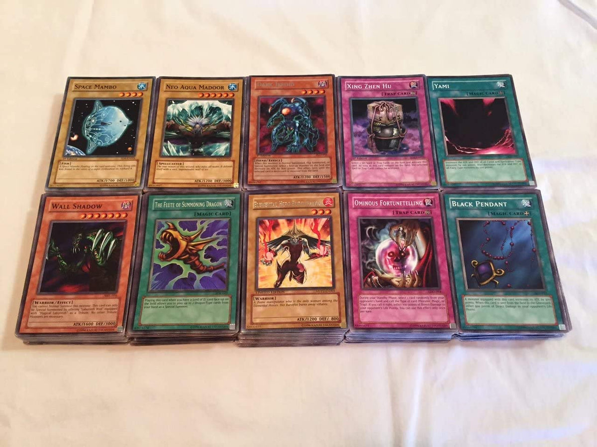 500 Assorted Yugioh Cards O907