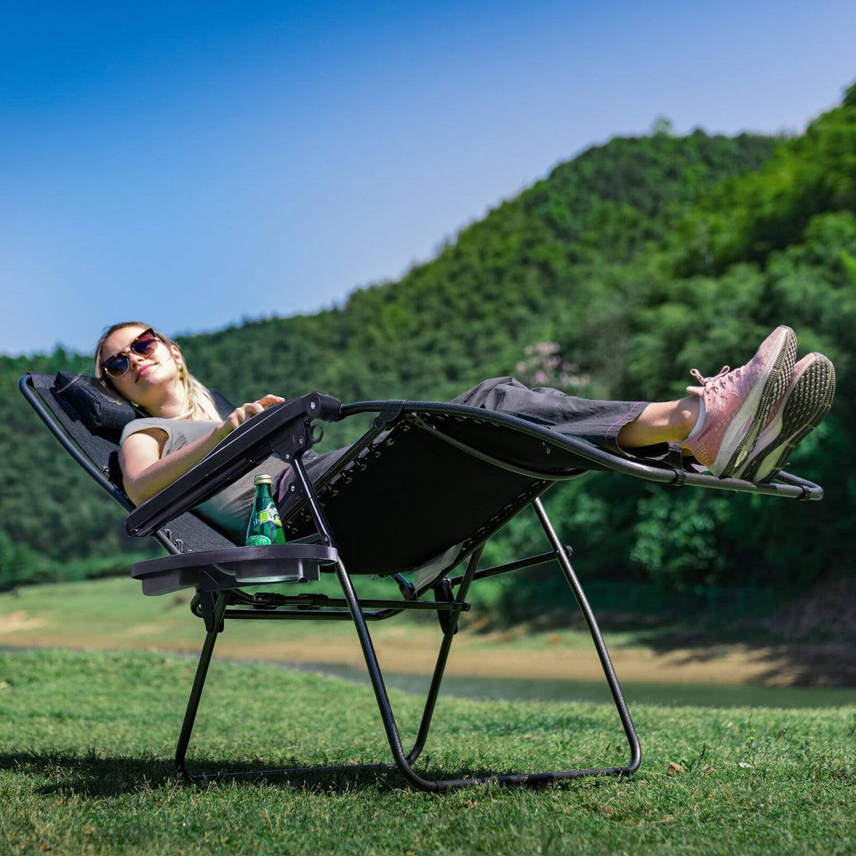 Black Adjustable Steel Mesh Zero Gravity Lounge Chair with Pillow and Cup Holder A685