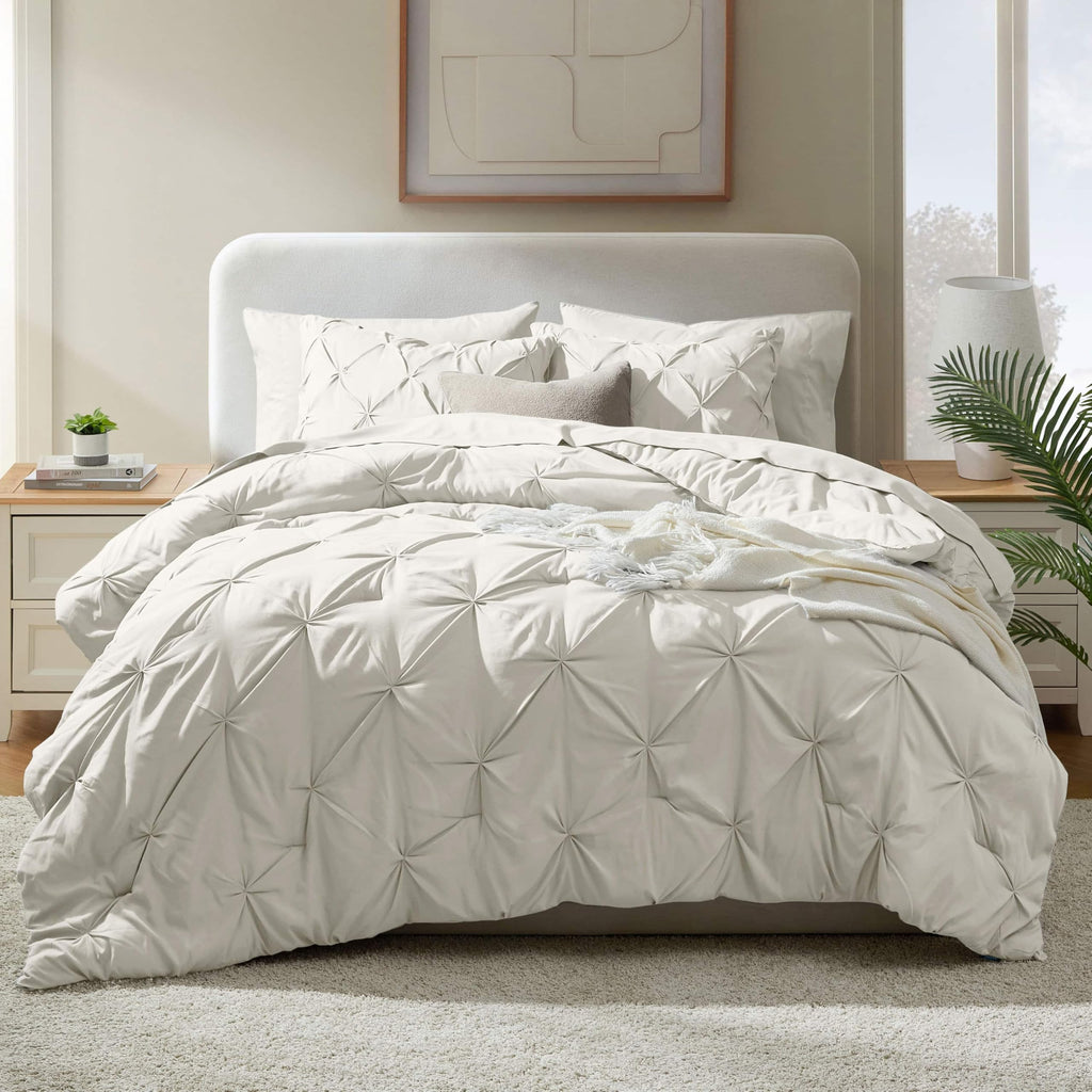 Off White Pinch Pleated 9 Piece King Comforter Set G1802